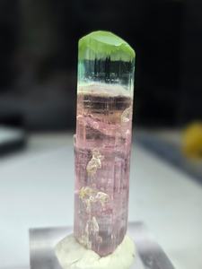 คริสตัลทัวร์มาลีนทรงปริซึมธรรมชาติ น้ำหนัก 65.41 กรัม หินหลวม สีชมพู+เขียว ขนาด 74.19x21.27 มม. สำหรับนักสะสมแร่ธาตุ - Product Image 6