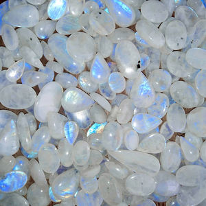 Natural Blue Fire Rainbow Moonstone Cabochon Piedra preciosa suelta Tamaño libre Piedra preciosa Flashy Calidad superior para la fabricación de joyas - Product Image 1
