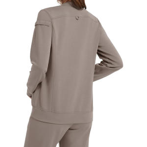 Veste de gommage personnalisée pour femmes avec broderie veste uniforme lavable design professionnel pour le personnel soignant et infirmier - Product Image 5