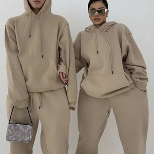 Nouveauté Survêtement de sport pour hommes Vêtements d'entraînement respirants Ensemble de jogging de haute qualité Survêtements élégants pour hommes Dernière vente en gros - Product Image 3