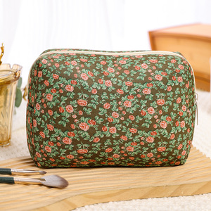 Sacs cosmétiques à motifs floraux - Product Image 2