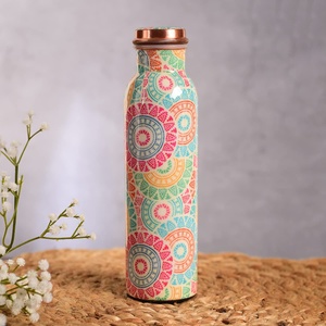 Botella de agua de cobre martillado profundo para beneficios de salud Ayurvédica a prueba de fugas Diseño ecológico y duradero - Product Image 3