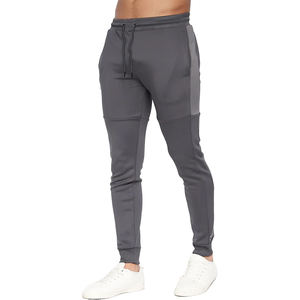 Vente d'usine Survêtement pour homme de haute qualité Logo personnalisé Vêtement décontracté Respirant Style uni Ensemble pour l'hiver Survêtement personnalisé - Product Image 6
