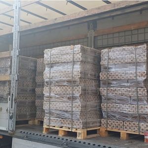 Calidad Premium certificada 10kg Pini Kay/RUF Briquetas de madera Calor Combustible y producto relacionado con la energía con embalaje aprobado. - Product Image 1