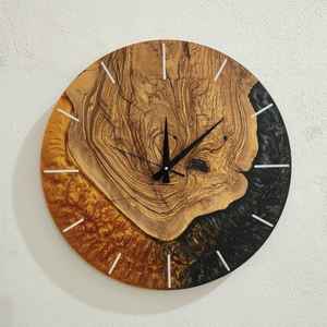 Fournisseur en gros Horloge murale en bois et résine Décoration intérieure Horloge murale en bois et époxy de style moderne Prix bon marché - Product Image 1