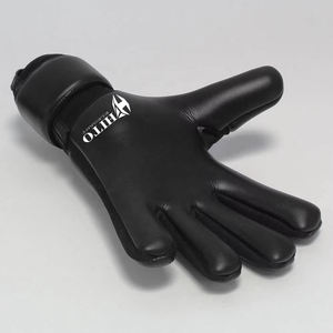 Gants de gardien de but en latex allemand super doux de 4 mm, avec dos en silicone injecté, coupe enroulée négative, sangle élastique attachée, logo personnalisé - Product Image 3