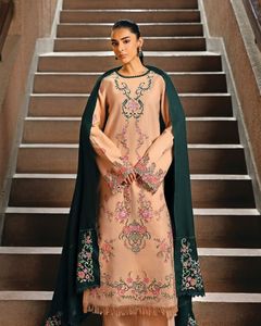 SSumaira Collection Superbe ensemble 3 pièces brodé pêche avec ourlet et dentelle latérale - Product Image 2