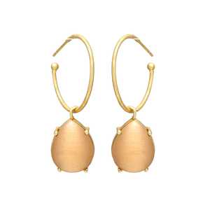 Recién llegado, pendiente chapado en oro de aro de piedras preciosas de Calcedonia rosa - Product Image 1