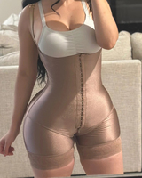 Body sculptant en camisole grande taille avec boutons réglables, entrejambe ouvert, effet push-up fessier et amincissant