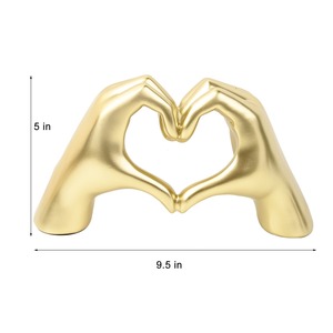 Escultura de Mano y Corazón en Oro Brillante, Decoración Artística y Elegante, Símbolo de Conexión, Perfecta para el Hogar, la Oficina o como Regalo, de la India - Product Image 2