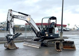 Mini-excavatrice E50 2019 de 5 tonnes sur chenilles avec pelle hydraulique et pelle à lame - Product Image 5