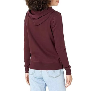 Sweat à capuche zippé pour femme, coupe moderne, avec étiquette personnalisée sur le devant, prêt pour l'exportation en gros, style streetwear - Product Image 2