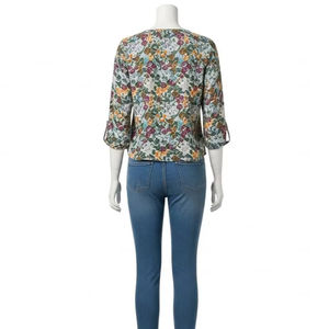 เสื้อเบลาส์พิมพ์ลายดิจิทัล ผ้าโพลีเอสเตอร์ระบายอากาศได้ดี เนื้อผ้านุ่ม น้ำหนักเบา ดีไซน์ทันสมัย เหมาะสำหรับใส่ในชีวิตประจำวัน ใส่ทำงาน หรือใส่ลำลอง - Product Image 5