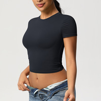 Haut de Pilates décontracté à séchage rapide en nylon double face T-shirt de sport à manches courtes pour la course à pied et le fitness.