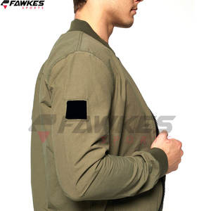 Chaqueta de bombardero de moda para hombre Invierno Sólido a prueba de viento Moda OEM Servicios Zip-up Light Men Bomber Jacket - Product Image 6