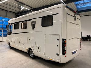 Autocaravana Económica Nueva 2017 Morelo Home 74H Euro5 de Lujo Usada para Acampar Blanca para 4-6 Personas con Horno Microondas - Product Image 3
