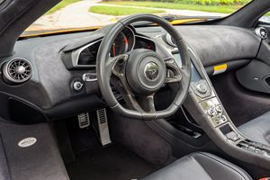 Offre exceptionnelle : McLaren MP4-12C Spider d'occasion 2013, propre et prête à être expédiée - Product Image 2