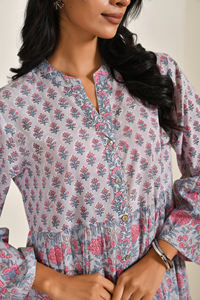 ชุดเดรสแขนยาวผ้าฝ้าย100% พิมพ์ลายดอกไม้สไตล์อินเดียกระดุมทรงหลวมน่ารักระบายอากาศได้ดีเป็นมิตรกับสิ่งแวดล้อม - Product Image 6