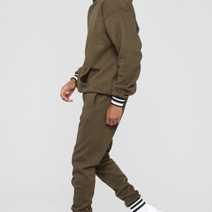 Nouveaux survêtements d'hiver pour hommes grande taille à capuche en polyester/coton, couleur unie, décontractés, confortables, prix de gros bon marché, ensemble de survêtements - Product Image 5