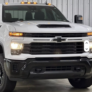 Chevrolet Silverado 2500 Custom Crew Cab Z71 4x4 d'occasion en excellent état - Modèle 2024 - Product Image 1