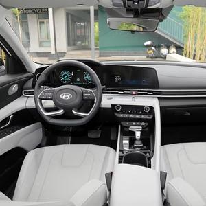 2025 asequible hHyu-ndai Elan-tra Se-dan - Product Image 5