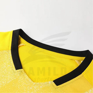 ชุดเสื้อฟุตบอลสำหรับผู้ชายชุดออกแบบโลโก้ได้ตามต้องการพร้อมบริการผลิตในราคาประหยัด - Product Image 4