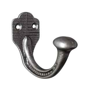 Crochet mural en fer poli personnalisé |   Porte-vêtements décoratif mural pour chambre à coucher, entrée et organisation de la maison - Product Image 1