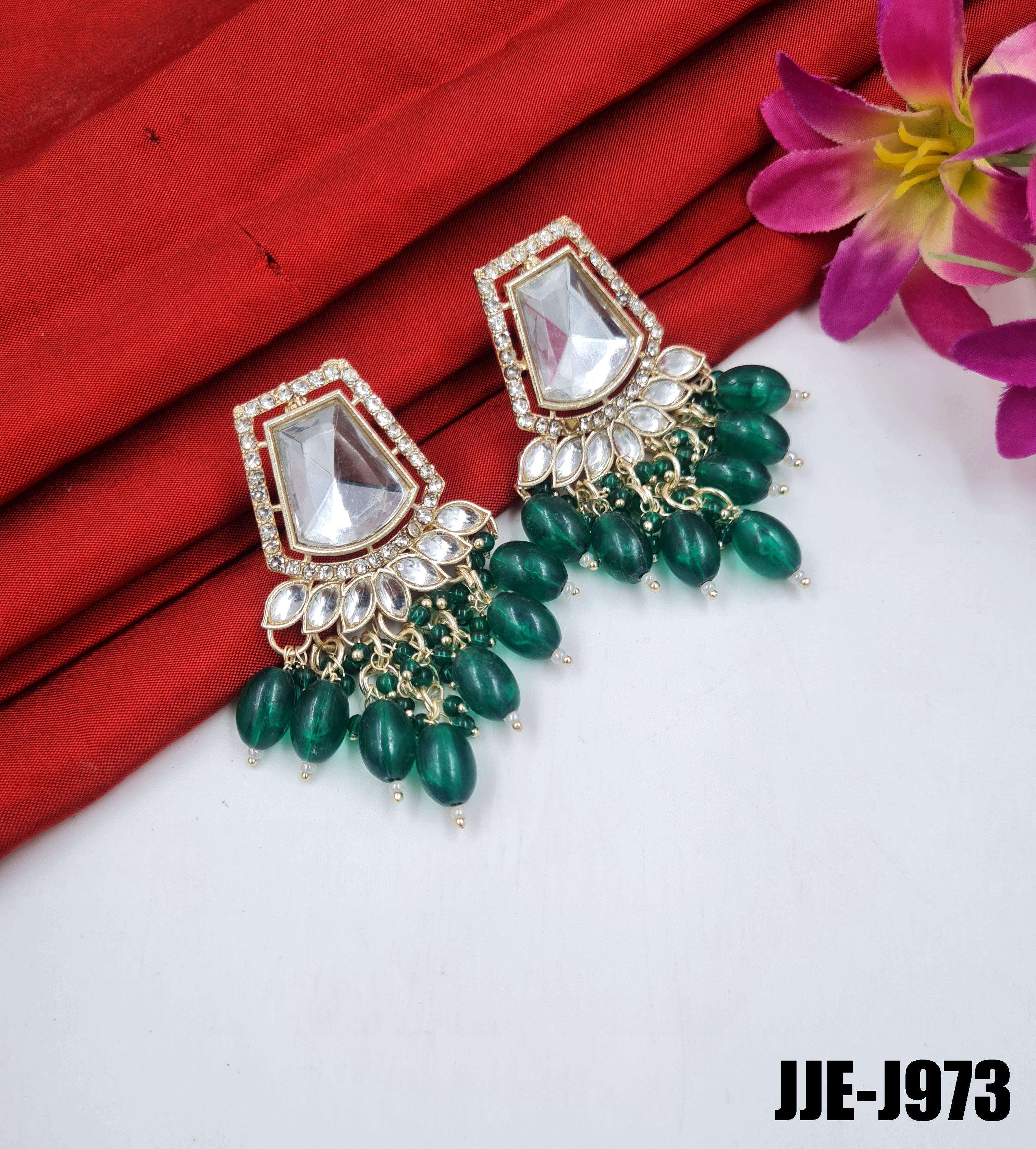 สีเขียว