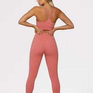 Conjunto de Yoga Deportivo para Mujer, Material Ligero y Duradero, Venta al por Mayor, Conjunto de Yoga sin Costuras con Efecto Push-Up para Venta en Línea - Product Image 3