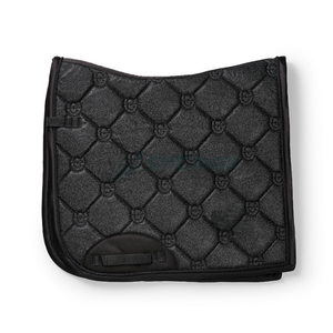 Tapis de selle pour cheval doublure intérieure souple Couche extérieure anglaise respirante de luxe Structure durable conçue pour l'équitation de longue durée - Product Image 1
