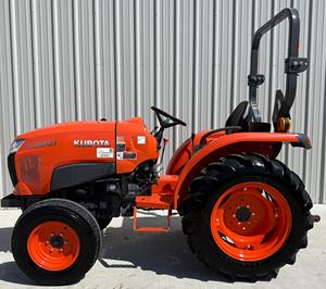 Tracteur Kubota Occasion abordable Kubota BX2370 avec godet chargeur frontal 4x4 23 CV à vendre - Product Image 2