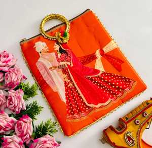 Cadeaux de mariage Haldi Mehendi faveurs mariée marié sacs-cadeaux pour les invités pochettes à fermeture éclair traditionnelles indiennes avec poignée de bracelet 9 pouces - Product Image 5