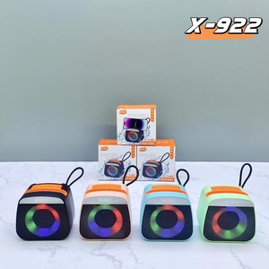 Haut-parleur portable X-922 avec lumière LED RGB, basses profondes, radio FM, lecteur de musique pour fêtes en plein air, haut-parleur sans fil - Product Image 4