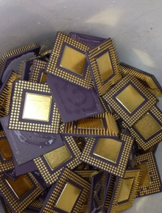 เศษซากโปรเซสเซอร์เซรามิก CPU พร้อมขาเสียบทอง (เศษซาก CPU 486 และ 386 ขาเสียบทอง อุปกรณ์เสริมโปรเซสเซอร์เซรามิก) - Product Image 3