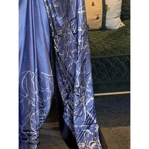 ชุดราตรีผ้าซาตินไหมพิมพ์ลายสีน้ำเงินสวยงาม พร้อมเสื้อคลุมสำหรับโอกาสพิเศษ - Product Image 1