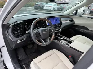 รถยนต์ Lexus RX 350 350 ปี 2023 ที่ได้รับการรับรอง - Product Image 2
