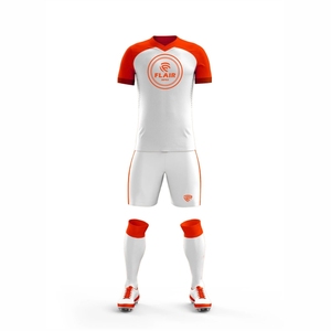 Ensembles d'uniformes de maillot de football en polyester 100% de meilleure qualité Conception personnalisée Coupe automatisée Confort respirant Service OEM disponible - Product Image 4