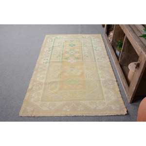 Alfombra turca Vintage, área grande, 3,8x6,6 pies, diseño de retazos verde Beige clásico, Material de lana, respaldo de látex para pasillo de dormitorio - Product Image 1