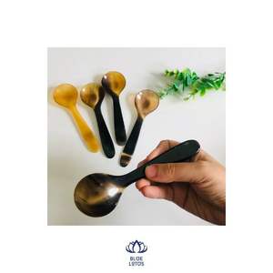 Cucharas redondas hechas a mano de alta calidad para hoteles Cucharas de cuerno de agua para utensilios de cocina y obsequios - Product Image 1