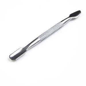 Poussoir à ongles double face en acier inoxydable Mini Design Manucure Outil de soin des cuticules Usine directe pour le nettoyage des ongles - Product Image 3