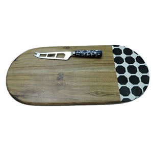 เขียงไม้สำหรับใช้ในครัวใช้สำหรับหั่นผักและเนื้อสัตว์ - Product Image 1