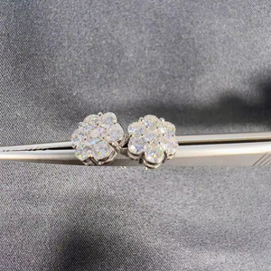 Boucles d'oreilles en diamant de laboratoire certifié IGI de marque supérieure, VVS, avec fermoir à vis en or 14 carats, bijoux fins pour femmes à prix de gros - Product Image 1
