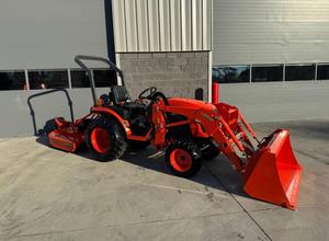 Kubota 23HP B2401รถบรรทุก4WD ขนาดเล็กรถแทรกเตอร์ขับเคลื่อนล้อหน้าส่วนประกอบหลักของเกียร์เครื่องยนต์