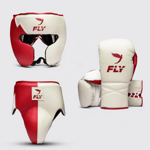 Set de Boxeo Profesional Personalizado en Rojo/Blanco, con Logotipo Personalizado, Guantes de Entrenamiento para Gimnasio, Protección para Cabeza e Ingle - Product Image 1
