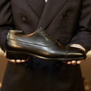Zapatos de Vestir de Cuero para Hombre con Paneles Elásticos y Tacón Resistente al Desgaste - Product Image 4