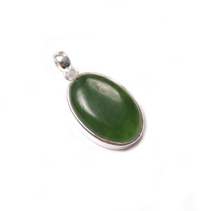 Pendentif en argent sterling 925 avec cabochon ovale en jade néphrite, vente en gros 2025 - Product Image 1