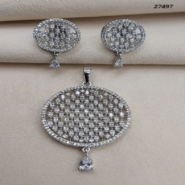 Simple cz pendentif collier américain diamant indien ensembles laiton métal avec pendentif pour les filles