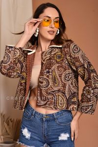 Chaqueta corta de talla grande Reversible Kantha acolchada bordada para mujer Estilo vintage bohemio Diseño Kediya - Product Image 6