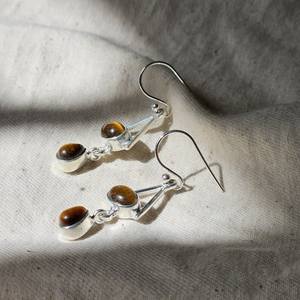 Pendientes de piedras preciosas de ojo de tigre en plata de ley 925 Pendientes colgantes de plata hechos a mano para mujer - Product Image 5