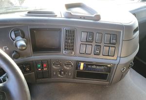 Camión Vol-vo FM 400 8X4 de 2010 con Motor de 451-500hp y Capacidad de Carga de 31-40T - Product Image 5